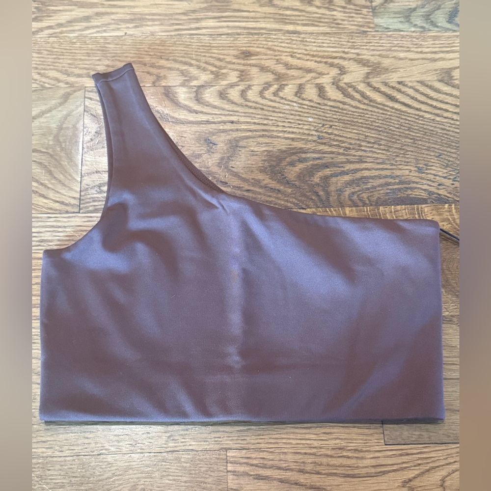 NWT. Girlfriend Collective. Bianca One-Shoulder Sports Bra. Earth Brown. Small. - Picture 4 of 9